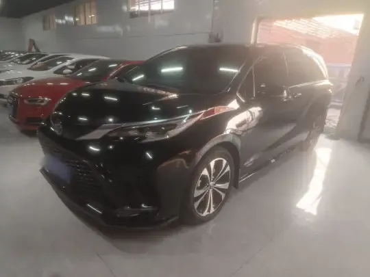 Toyota Granvia 2022 (101800 км)