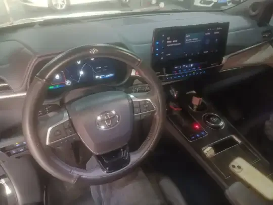 Toyota Granvia 2022 (101800 км)