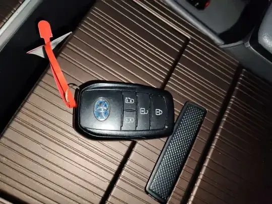 Toyota Granvia 2023 (43700 км)