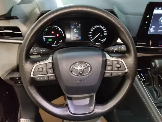 Toyota Granvia 2023 (43700 км)