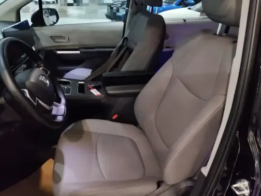 Toyota Granvia 2023 (43700 км)