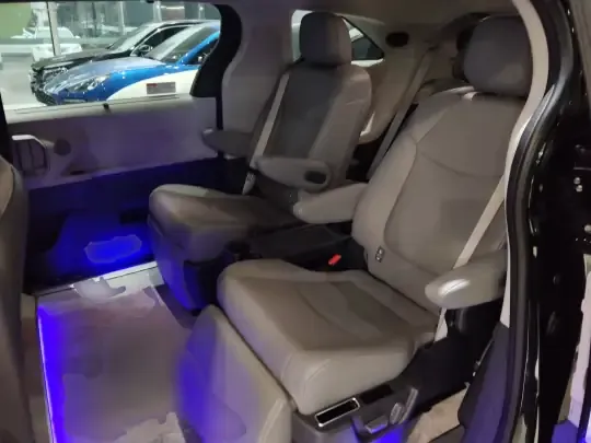 Toyota Granvia 2023 (43700 км)