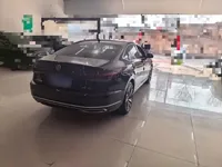 Volkswagen Passat 2023 (25100 км)
