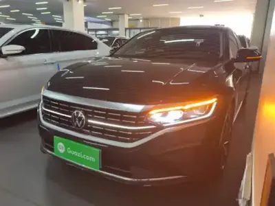 Volkswagen Passat 2023 (24600 км)