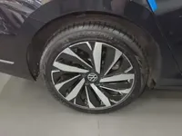 Volkswagen Passat 2023 (24600 км)