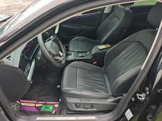 Volkswagen Passat 2023 (41600 км)