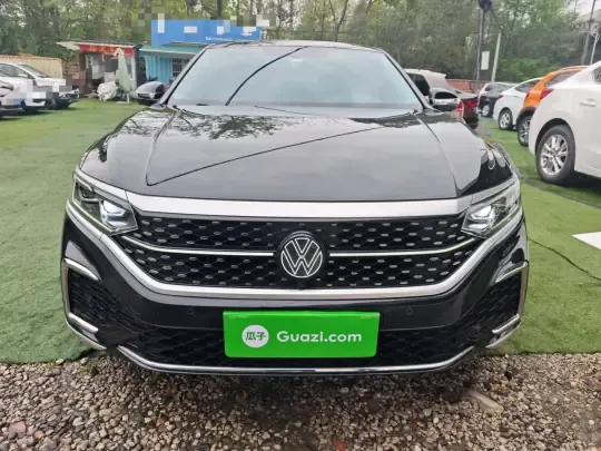 Volkswagen Passat 2023 (41600 км)