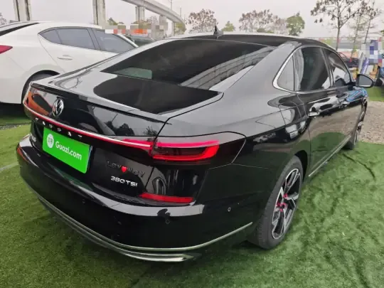 Volkswagen Passat 2023 (41600 км)