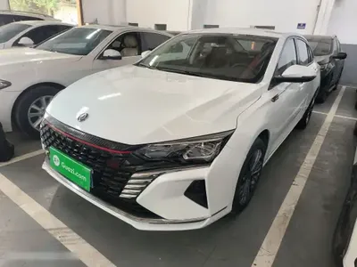 Dongfeng Aeolus Yixuan MAX 2023 (8300 км)