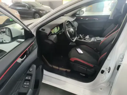 Dongfeng Aeolus Yixuan MAX 2023 (8300 км)
