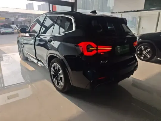 BMW iX3 2022 (17800 км)