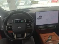 Li Auto L8 2023 (83800 км)