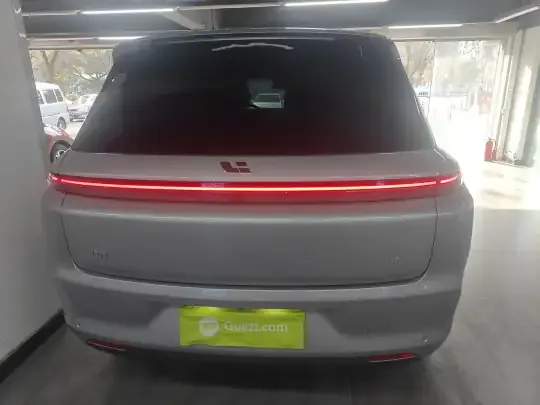 Li Auto L8 2023 (83800 км)