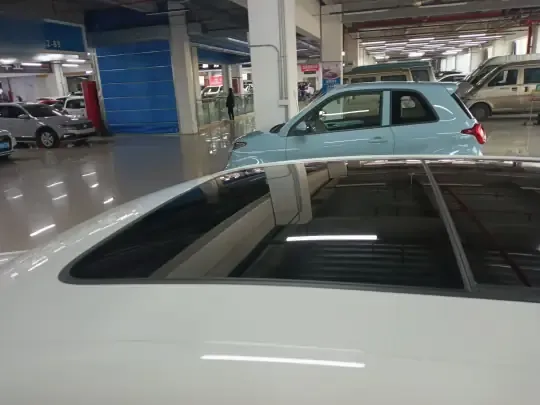 Audi A4L 2023 (28300 км)