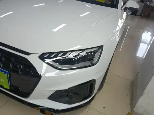 Audi A4L 2023 (28300 км)