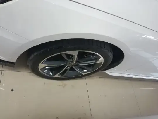 Audi A4L 2023 (28300 км)