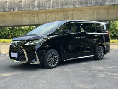 Toyota Vellfire 2023 (33900 км)