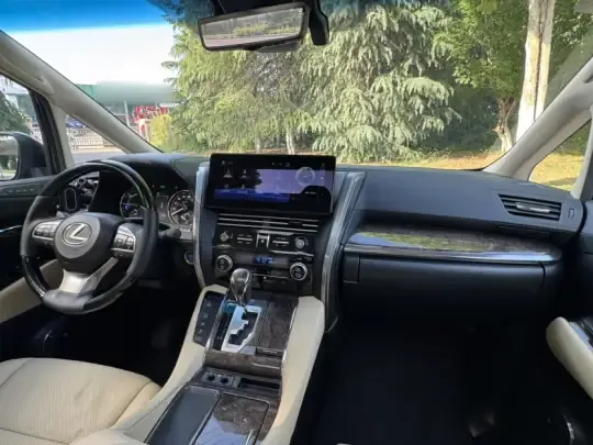 Toyota Vellfire 2023 (33900 км)