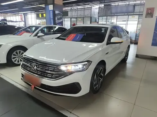 Volkswagen Sagitar 2023 (23700 км)