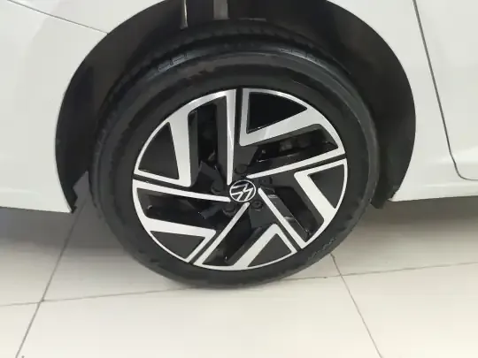 Volkswagen Sagitar 2023 (23700 км)