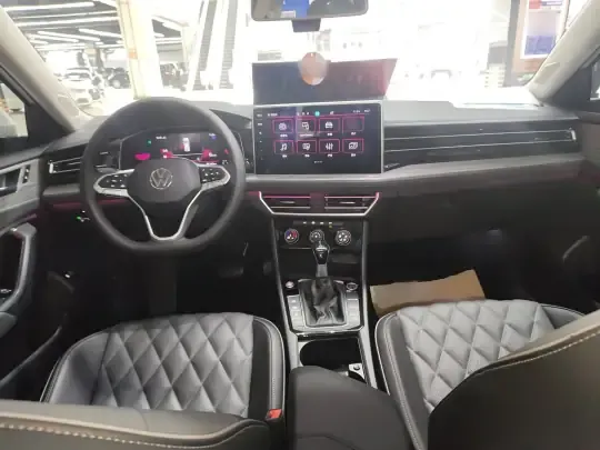 Volkswagen Sagitar 2023 (23700 км)