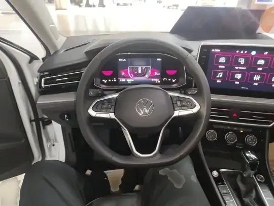 Volkswagen Sagitar 2023 (23700 км)