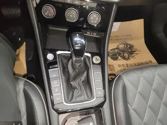 Volkswagen Sagitar 2023 (23700 км)