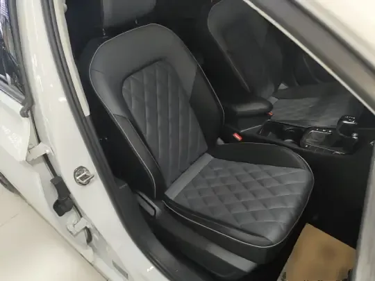 Volkswagen Sagitar 2023 (23700 км)