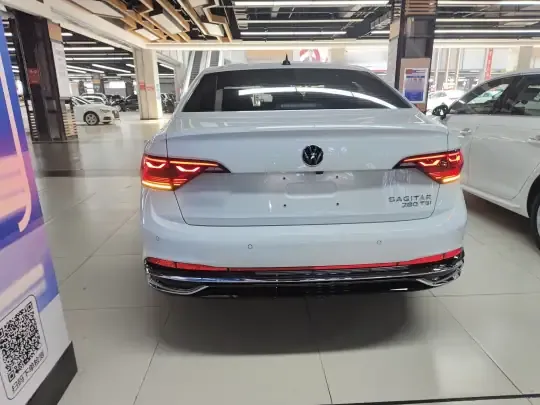 Volkswagen Sagitar 2023 (23700 км)