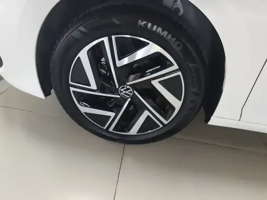 Volkswagen Sagitar 2023 (23700 км)