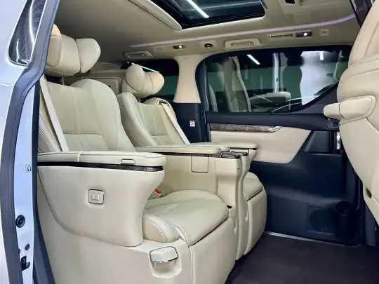 Toyota Alphard 2023 (69800 км)