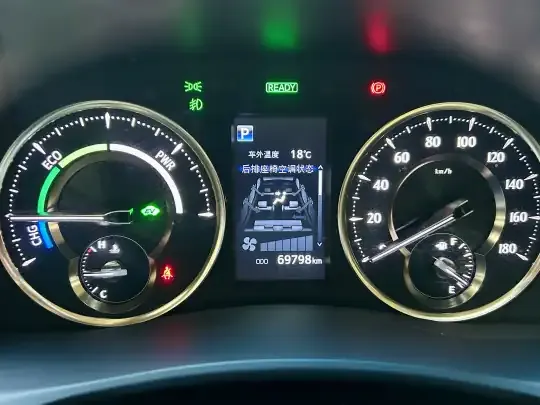 Toyota Alphard 2023 (69800 км)