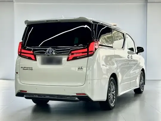 Toyota Alphard 2023 (69800 км)