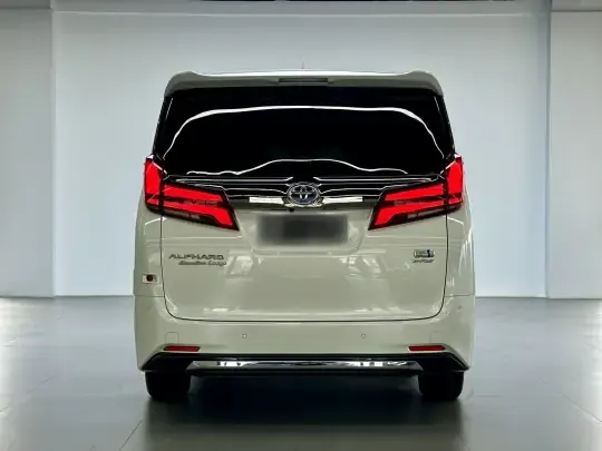 Toyota Alphard 2023 (69800 км)