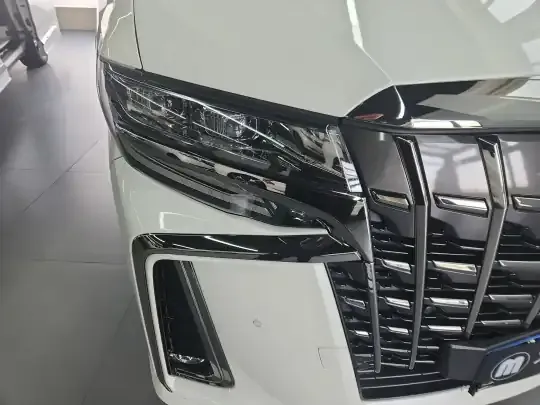 Toyota Alphard 2023 (69800 км)