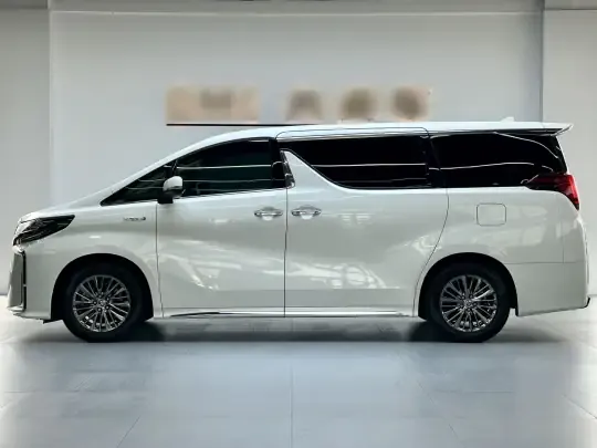 Toyota Alphard 2023 (69800 км)