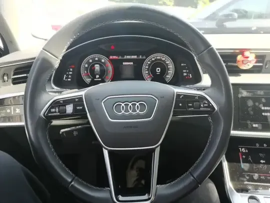 Audi A6 2023 (17100 км)
