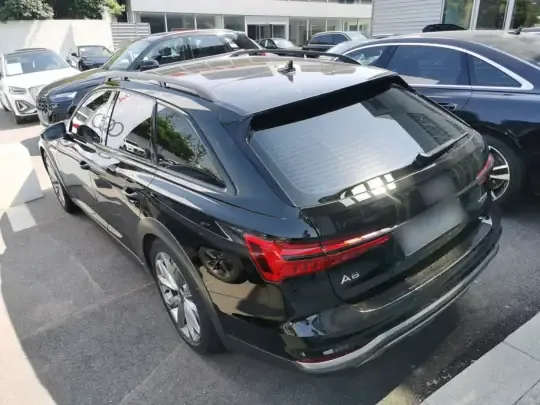 Audi A6 2023 (17100 км)