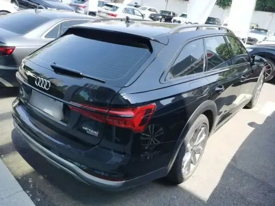 Audi A6 2023 (17100 км)