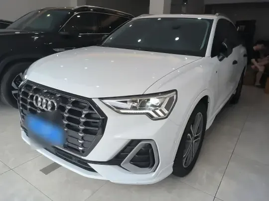 Audi Q3 2023 (40900 км)