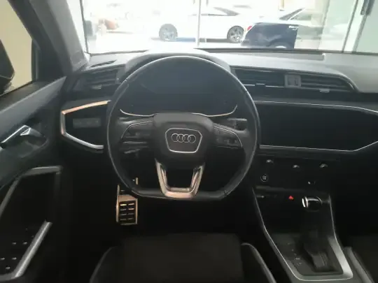 Audi Q3 2023 (40900 км)
