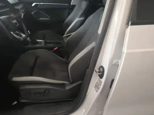 Audi Q3 2023 (40900 км)