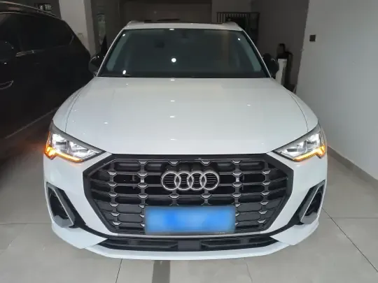 Audi Q3 2023 (40900 км)