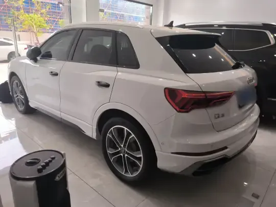 Audi Q3 2023 (40900 км)