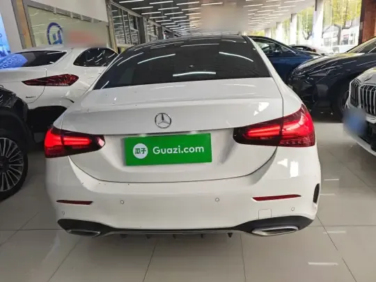 Mercedes-Benz A-Class 2023 (15300 км)