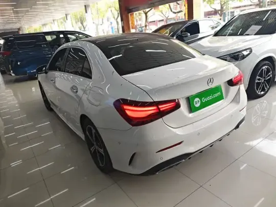 Mercedes-Benz A-Class 2023 (15300 км)