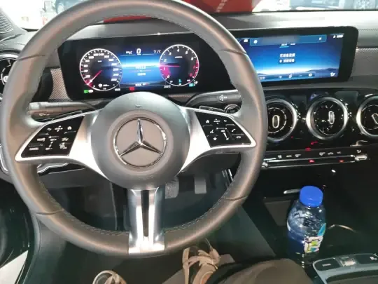 Mercedes-Benz A-Class 2023 (30099 км)