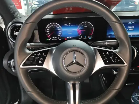 Mercedes-Benz A-Class 2023 (30099 км)