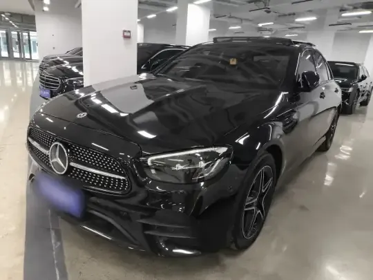 Mercedes-Benz E-Class 2023 (24400 км)
