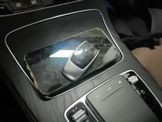 Mercedes-Benz E-Class 2023 (24400 км)